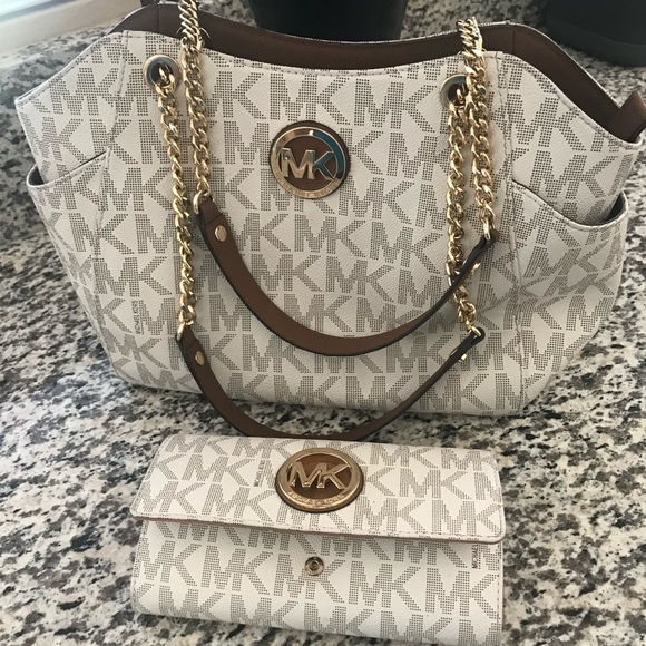 Handbags - Michael Kors bag set